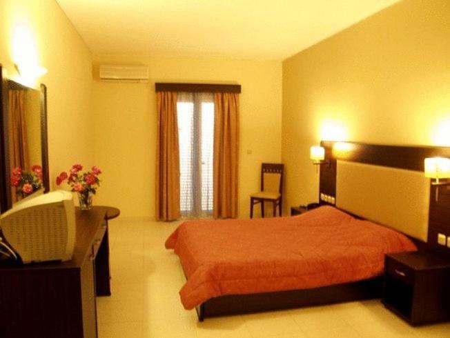 Hotel Denny'S Inn Alimos ภายนอก รูปภาพ